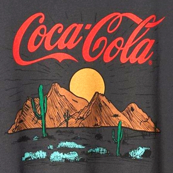 ❤️NWT VINTAGE TORRID TEE - COCA COLA SHIRT - DESERT MOUNTAINS CACTUS - PLUS SIZE - Picture 2 of 11